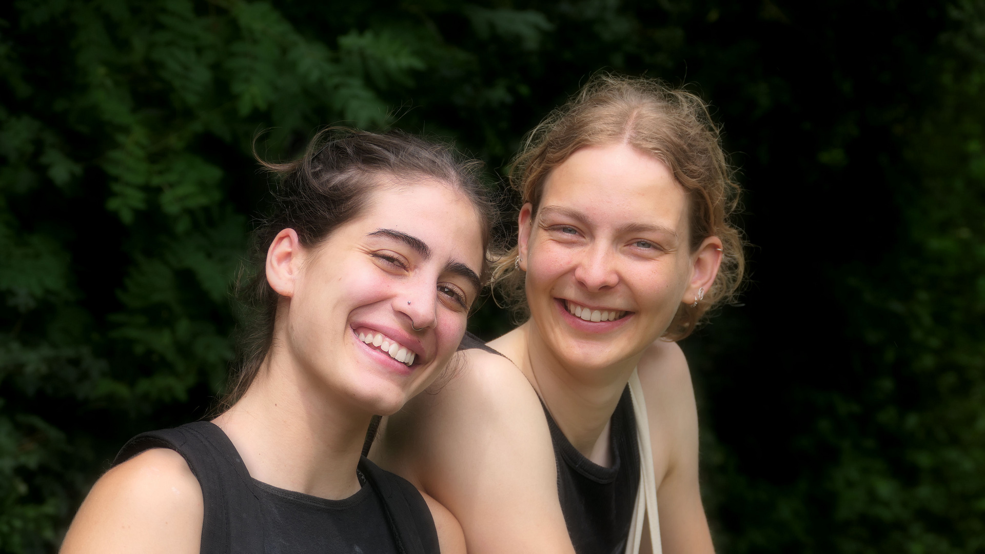 ... happy girlfriends