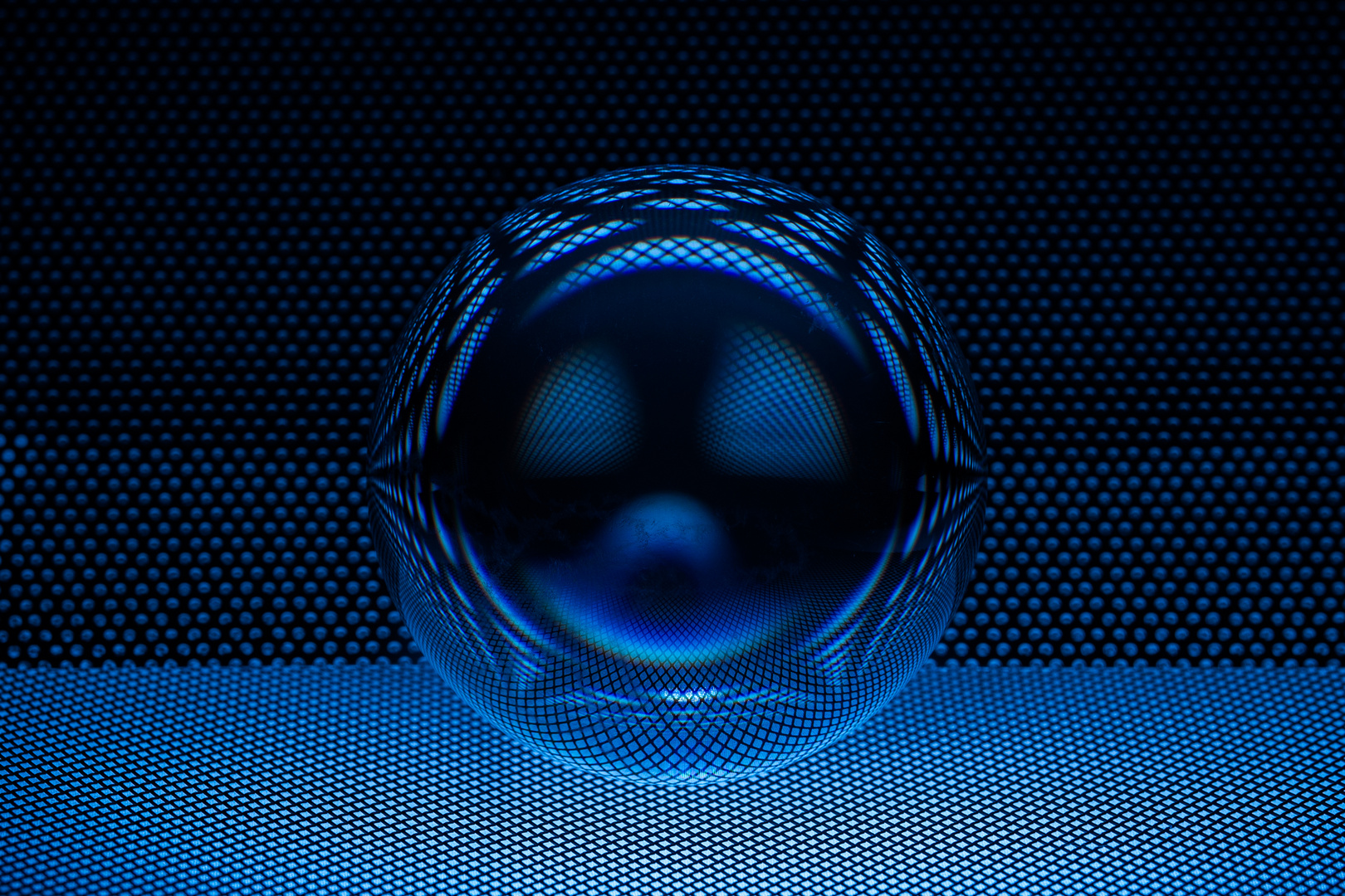 Happy glas ball