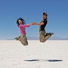 "Happy-Sprung" auf dem Salar de Uyuni in Bolivien :-) ...