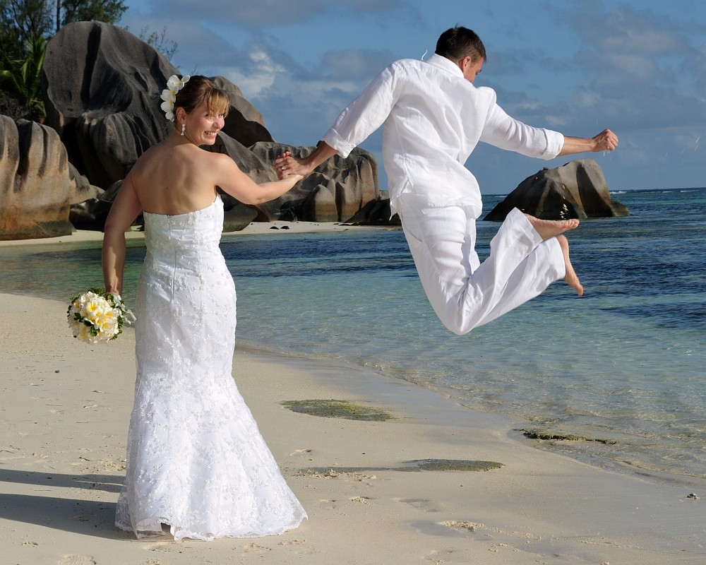 Happy wedding @ source d´Agent La Digue Seychellen