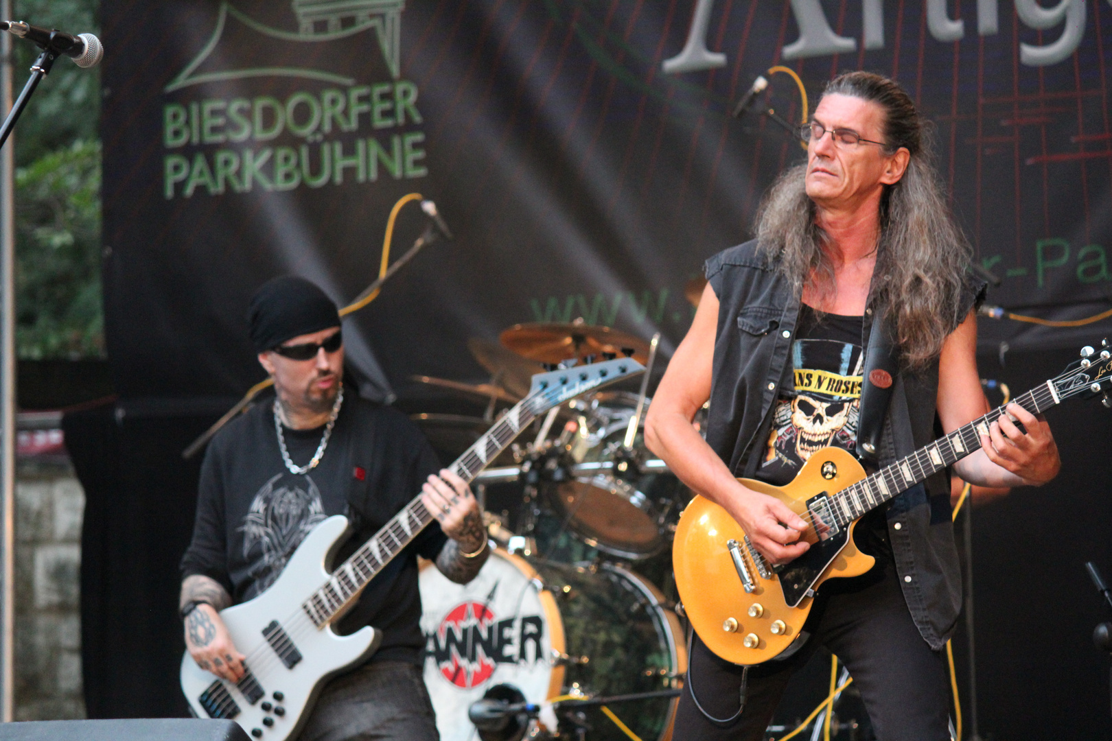 Harald und Stiven von der Männer Rock Band 2013 in der Parkbühne Biesdorf