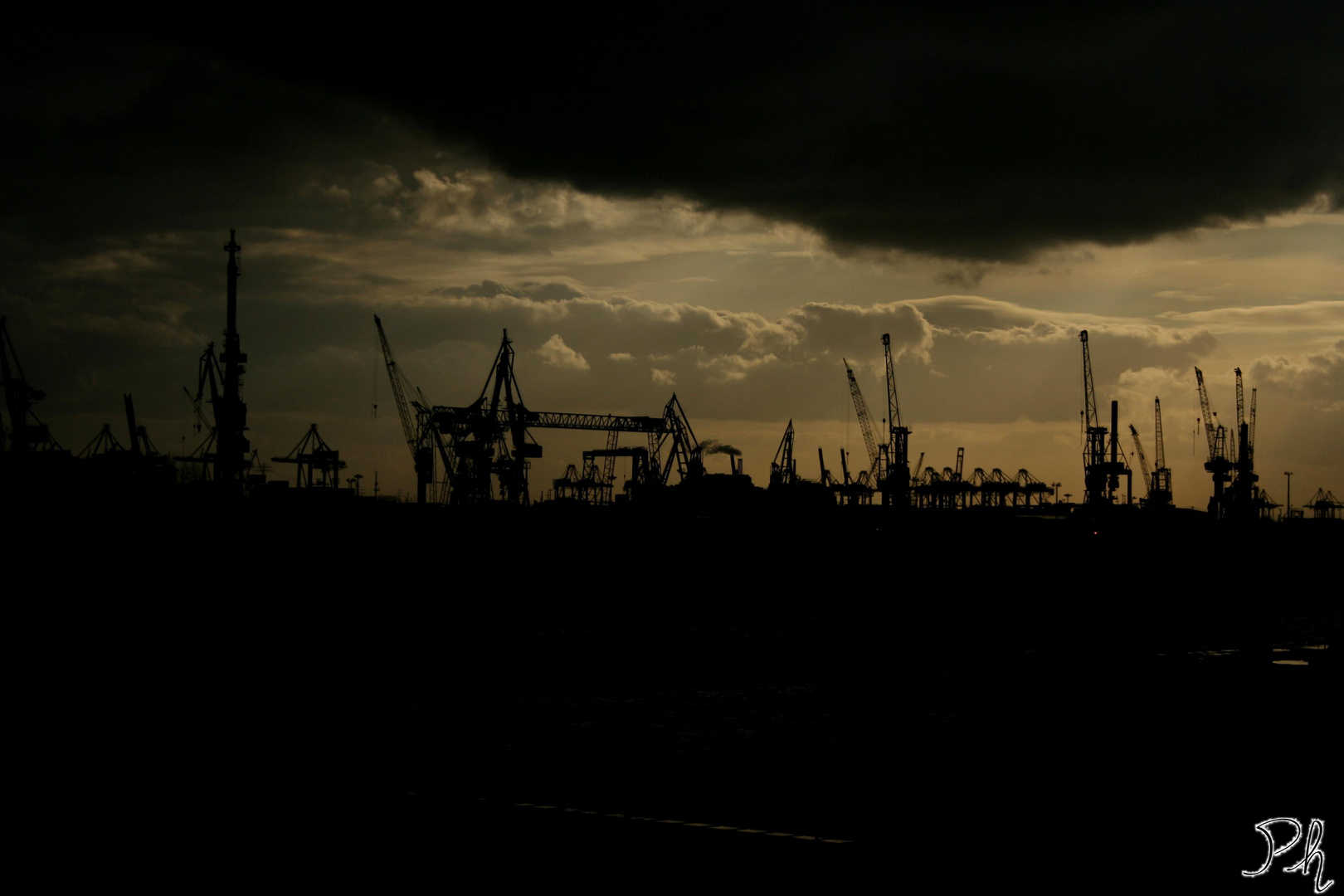 Harbor_Hamburg