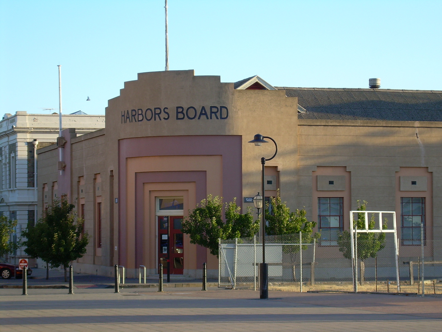 HARBORS BOARDS EN PORT ADELAIDE,AUSTRALIA.