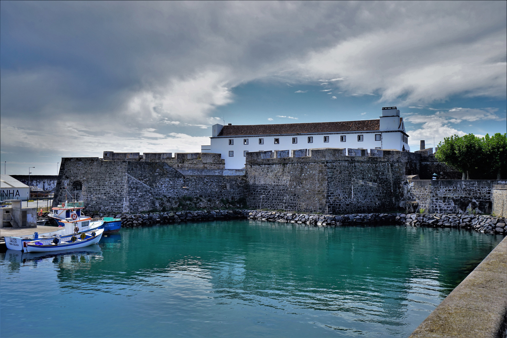 Harbour fortification