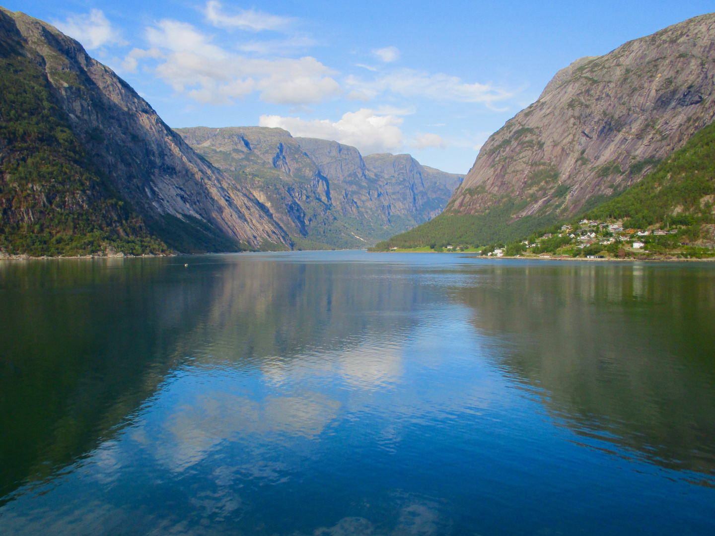 Hardangerfjord, Eidfjord 