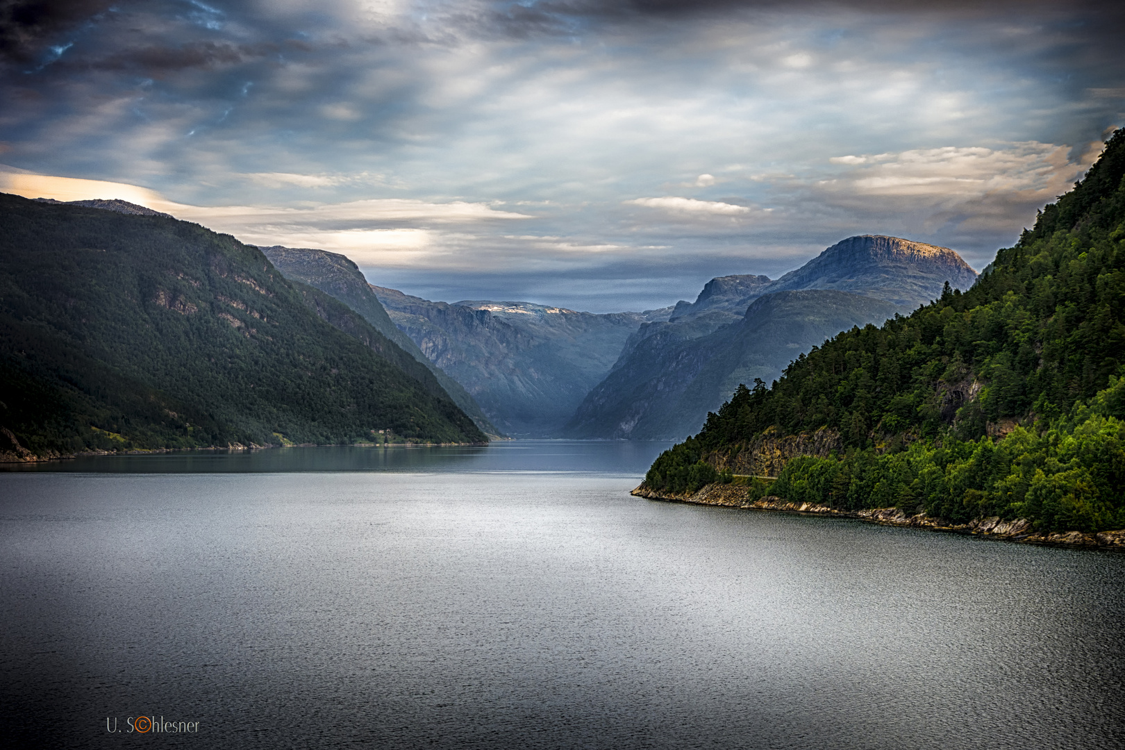 - Hardangerfjord in Norwegen -