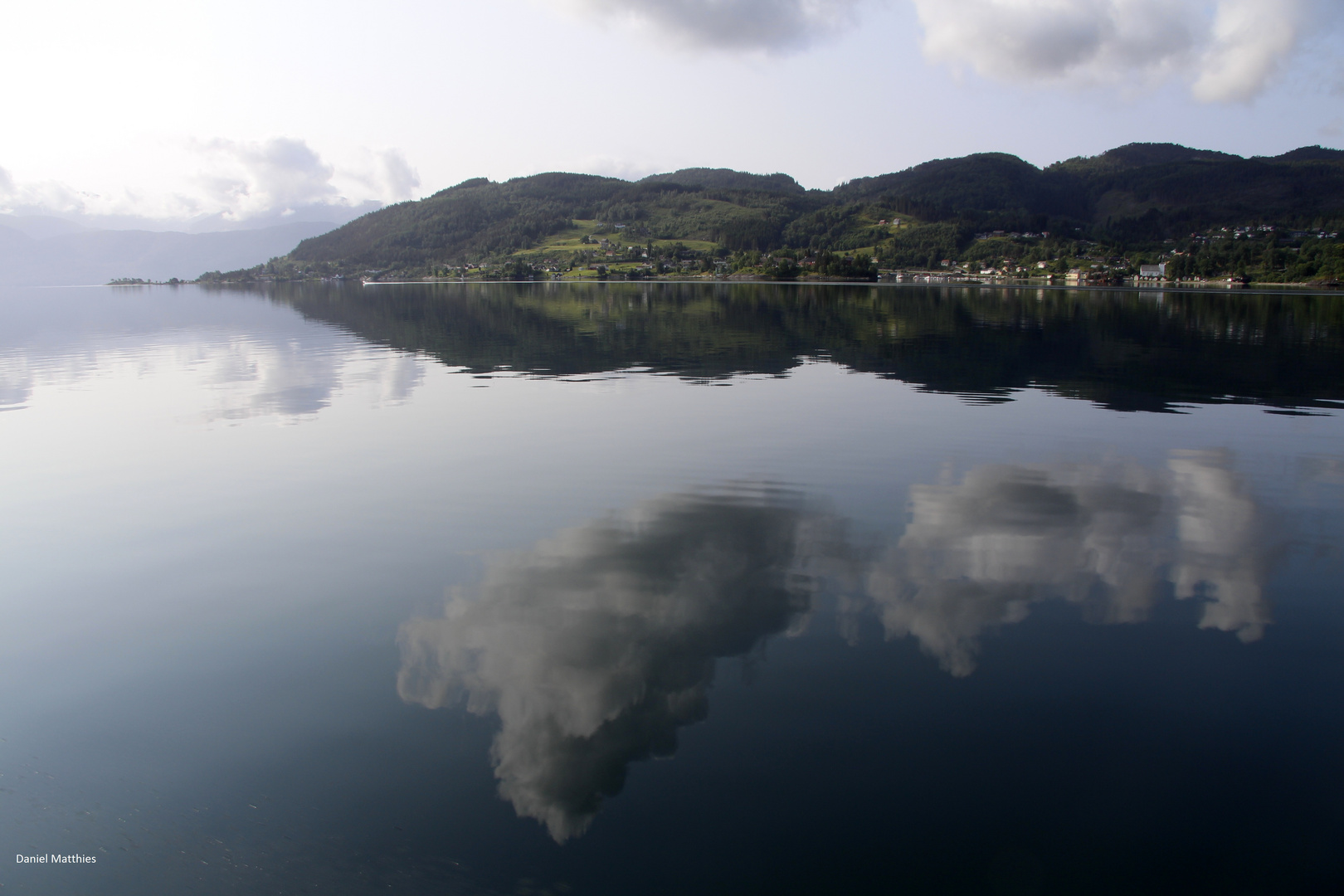 Hardangerfjord spiegelglatt