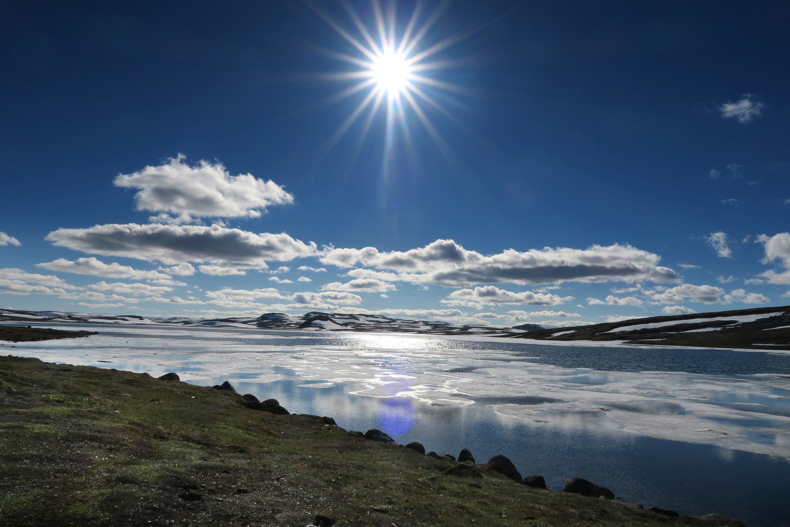  Hardangervidda / Norwegen - Bergsee "on the rocks"