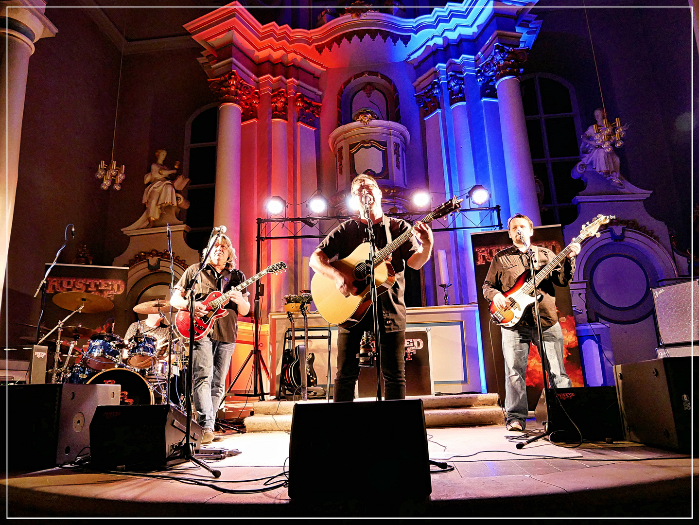 Hardrock in der Kirche...mit RUSTED ROOF