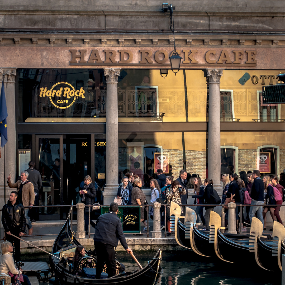 HARDROCK IN VENICE