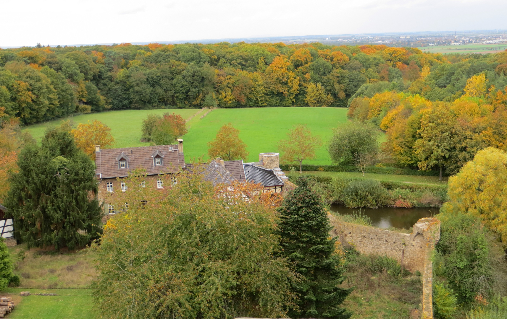 Hardtburg im Herbst