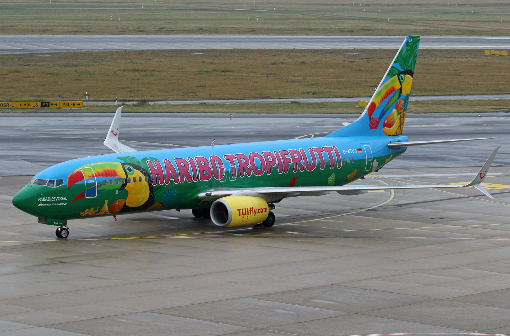 HARIBO Boeing 737-800