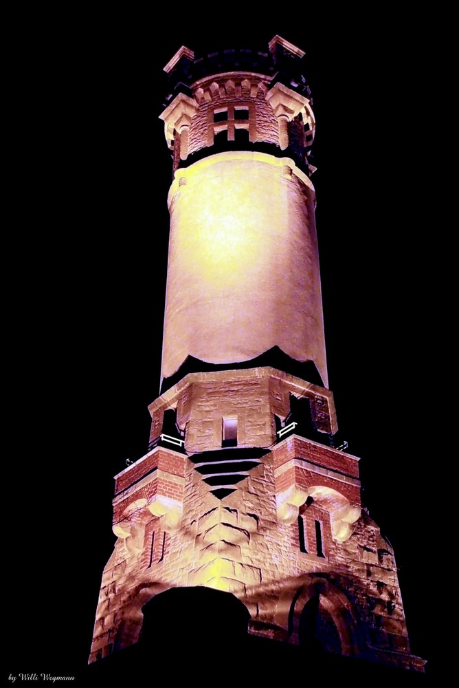 Harkortturm bei Nacht.