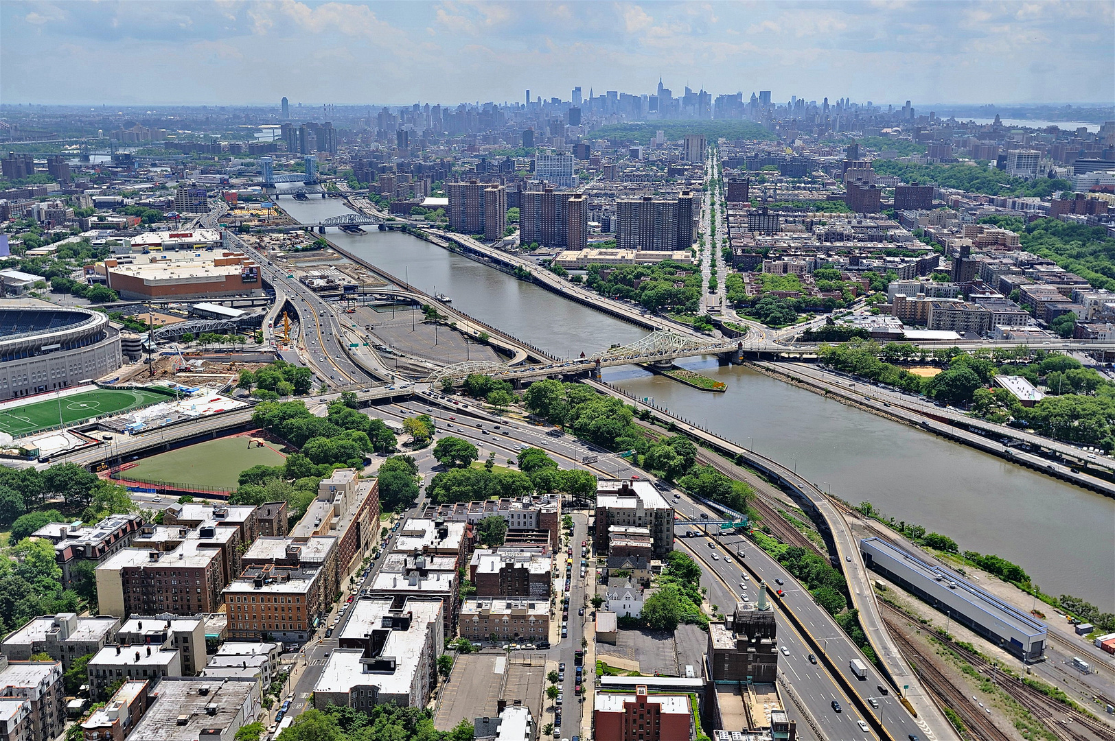 Harlem River