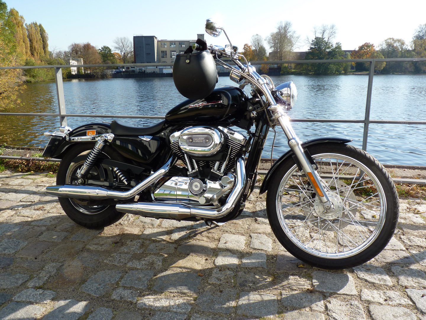 Harley auf der Insel Eiswerder Berlin