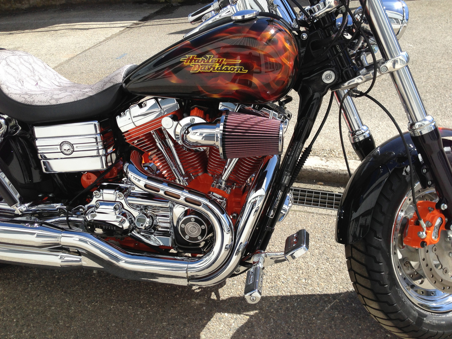 Harley bei den ersten Sonnenstrahlen