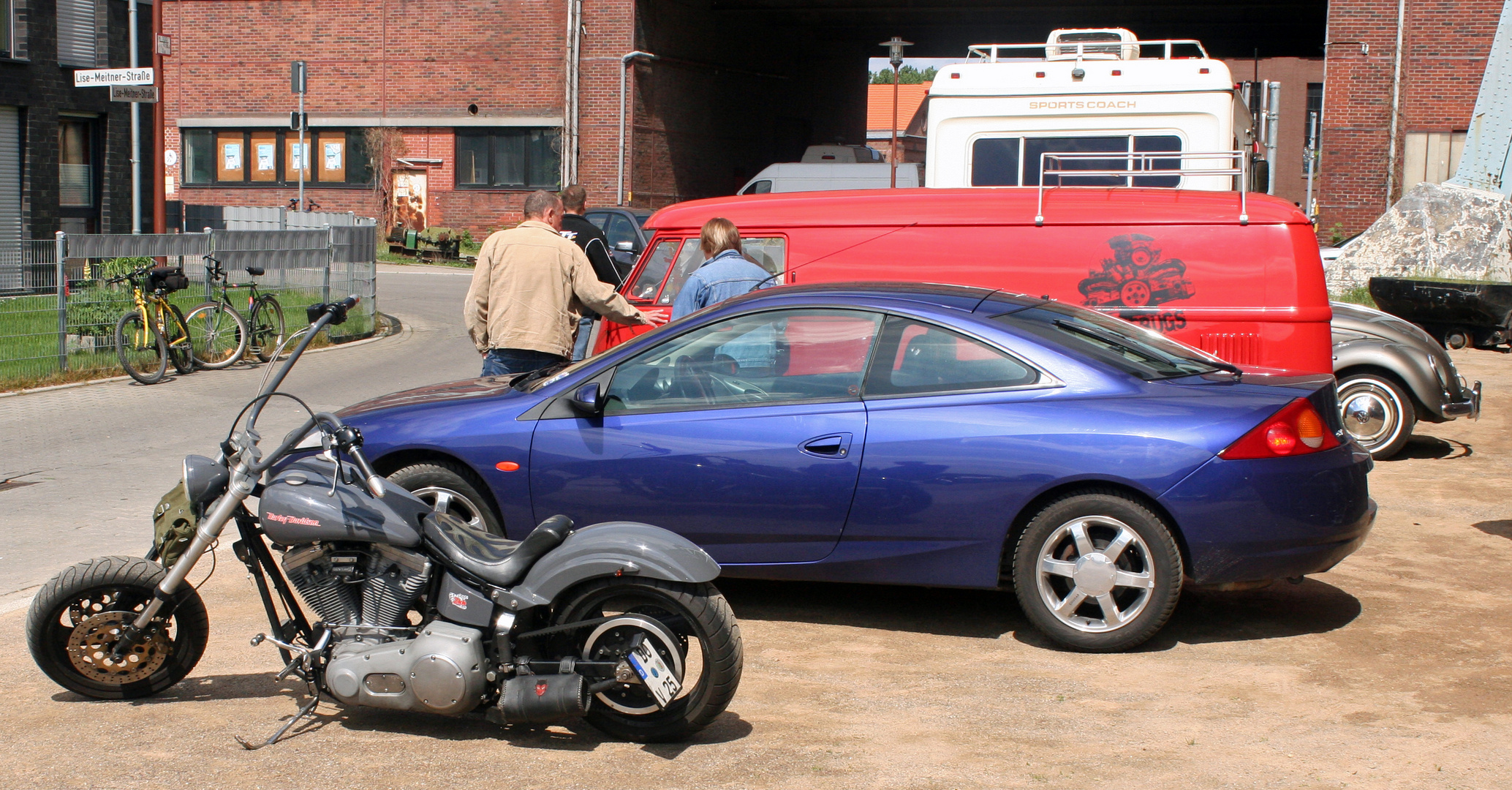 Harley-Davidson - Ford Cougar - Volkswagen Transporter