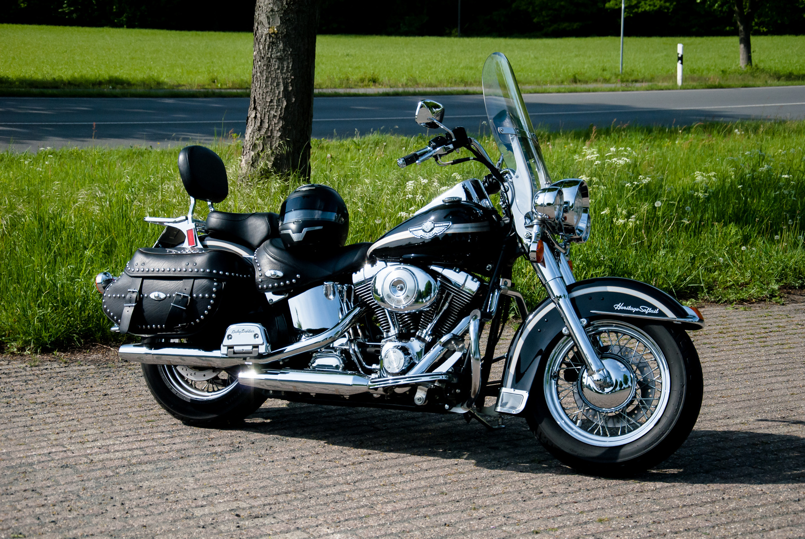 Harley Davidson - Heritage Softail 100 year anniversary edition model