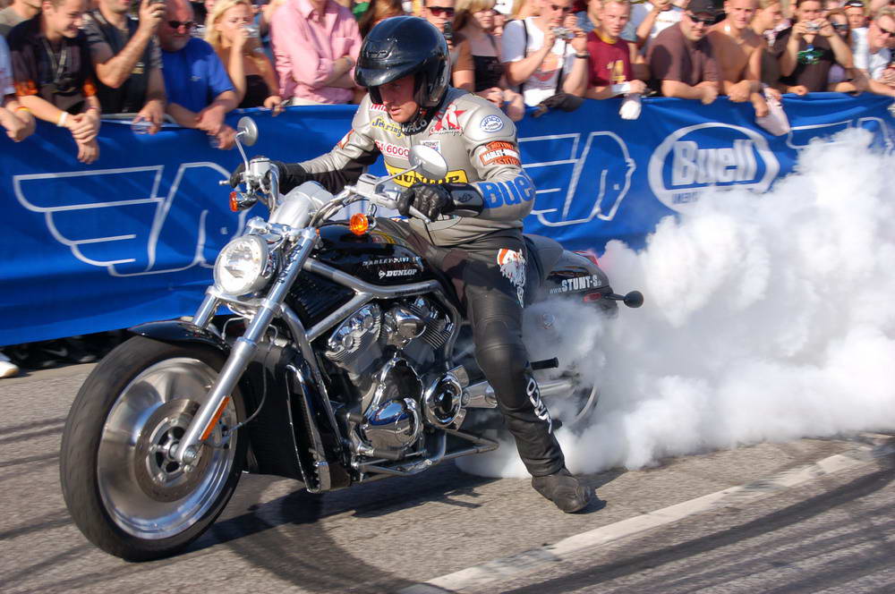 Harleydays 2006 - Burnout by Rainer Schwarz