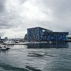 Harpa - vom Meer gesehen