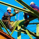 Harte Arbeit Schnapschuss bei der Demontage einer Schwebebahn  Station im Oktober 2011