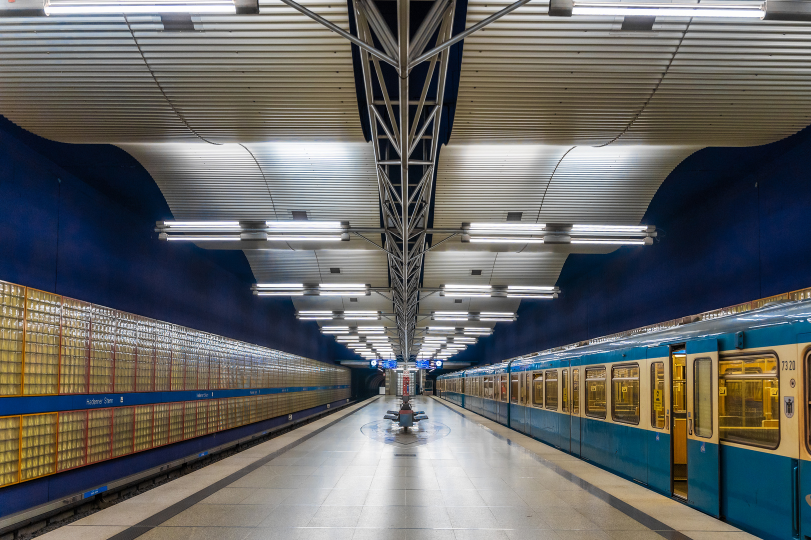 Hartenstein U-Bahn Station - München