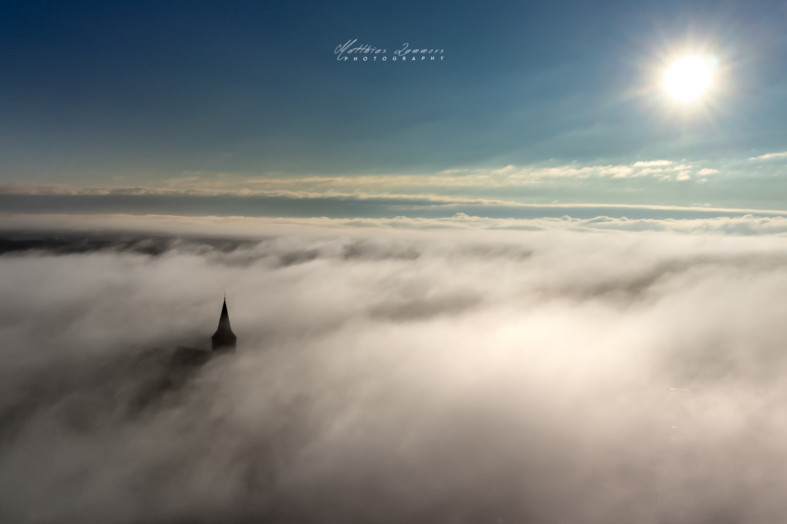 Haselünner Kirchturm im Nebel