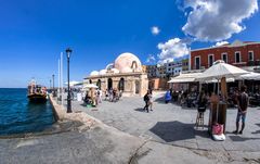 Hassan-Pascha-Moschee im Hafen von Chania, Kreta