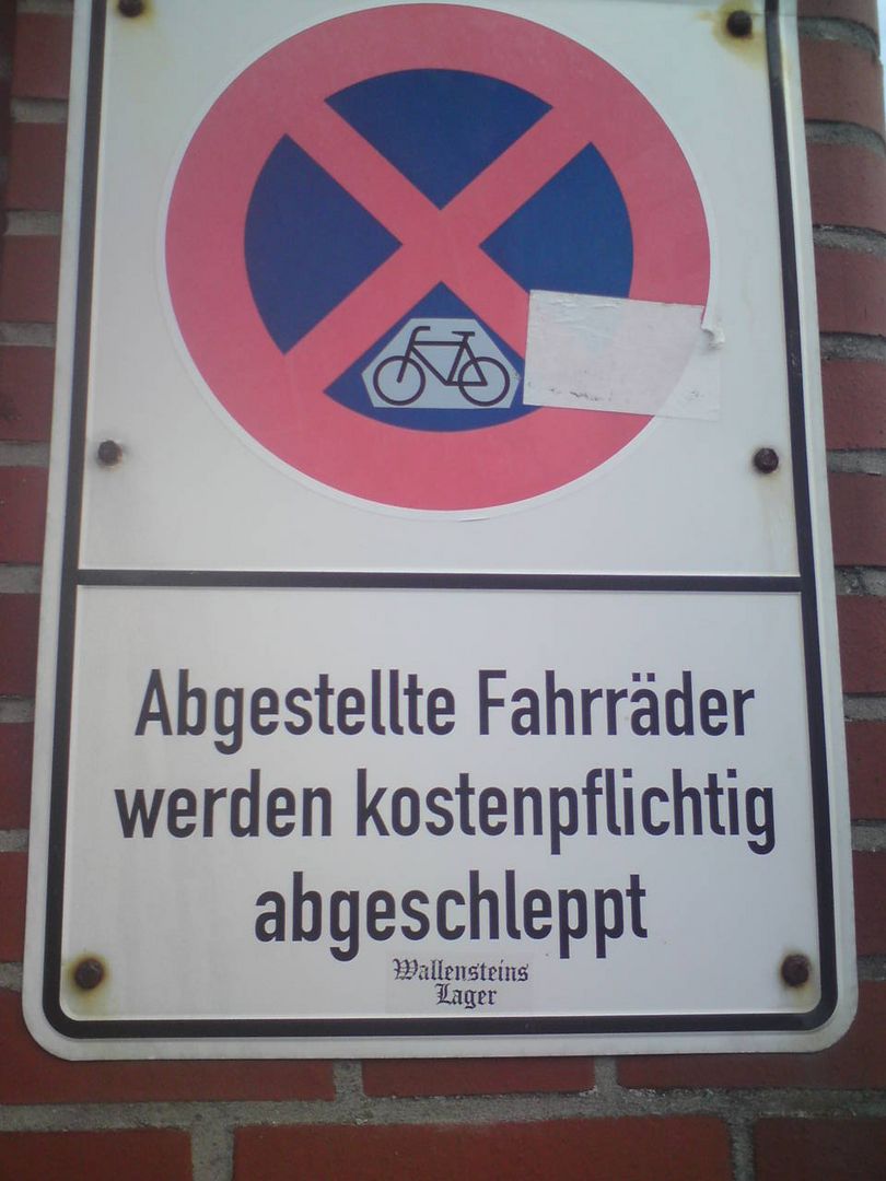 Hat jemand so ein Schild schon mal gesehen ich kenne es nur mit Autos