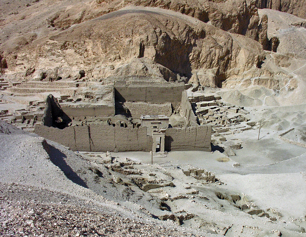 Hathor Tempel bei Deir el-Medine