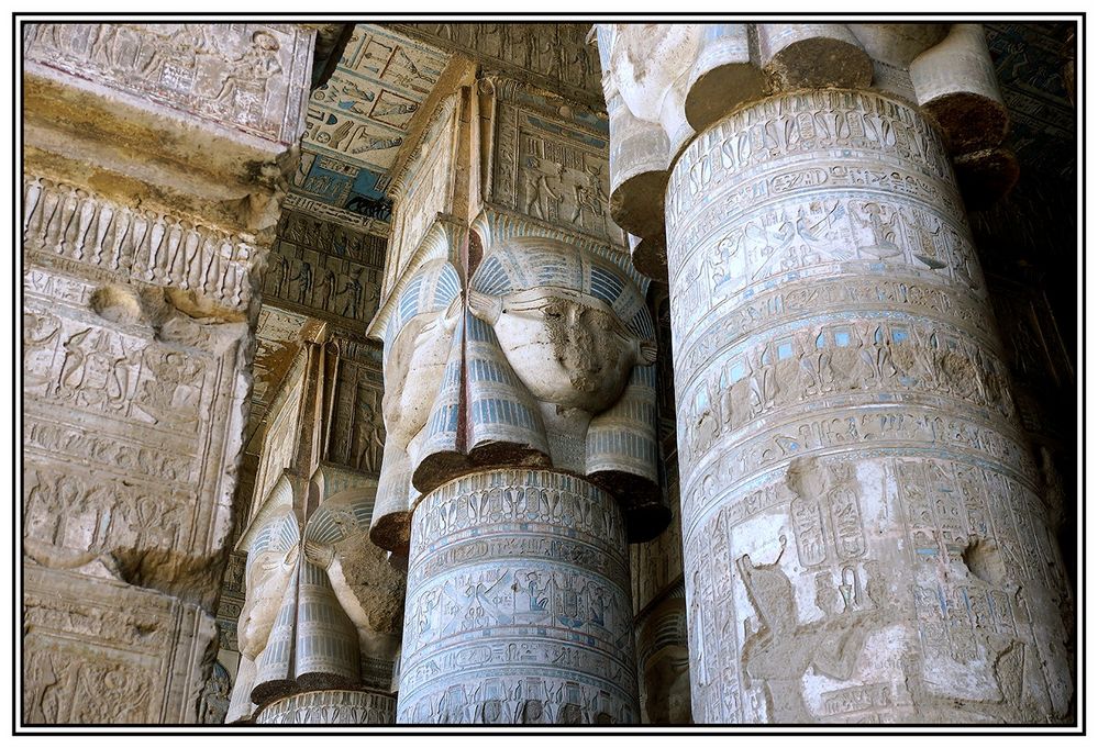 Hathorsäulen in Dendera