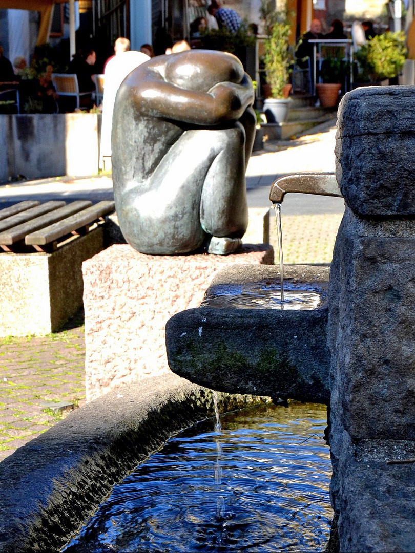 Hattingen, Herbst 2014, Altstadt, nachdenkliche Kunst am Untermarkt