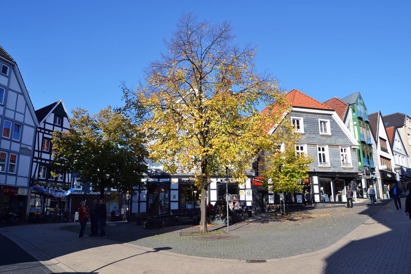 Hattingen, Herbst 2014, Fußgängerzone und Treidelbrunnen (2)