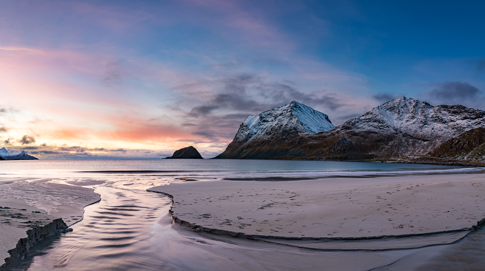 Haukland Beach