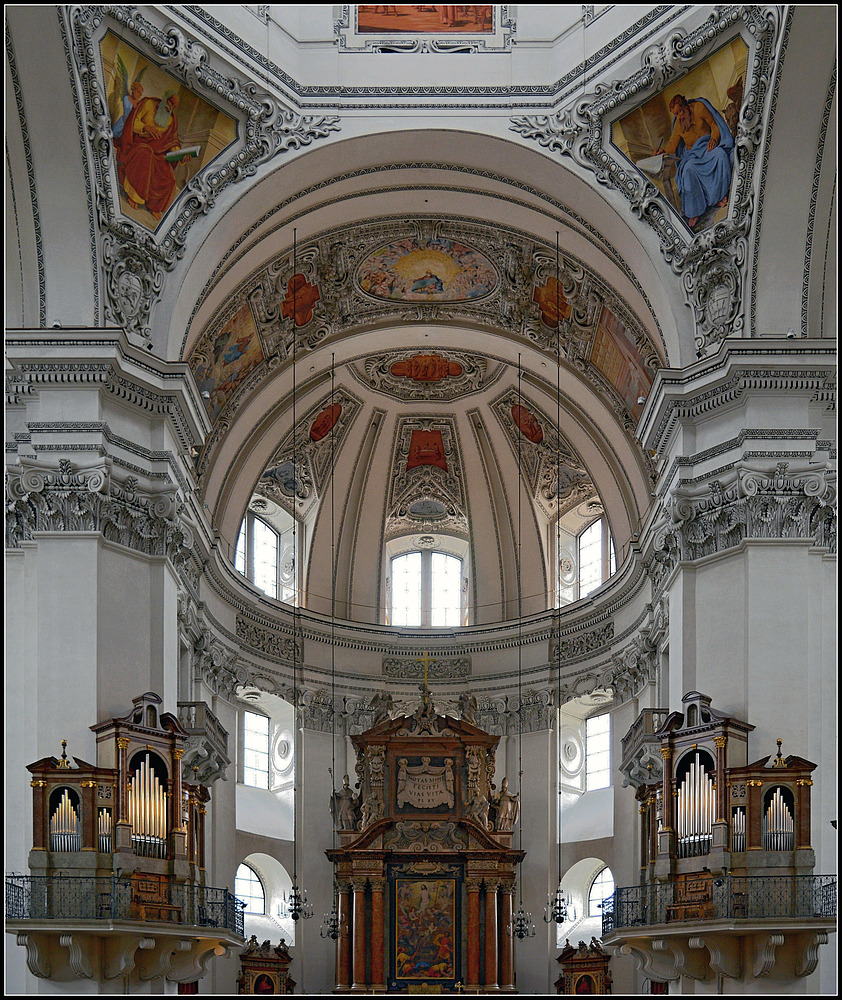 Hauptaltar im Salzburger Dom