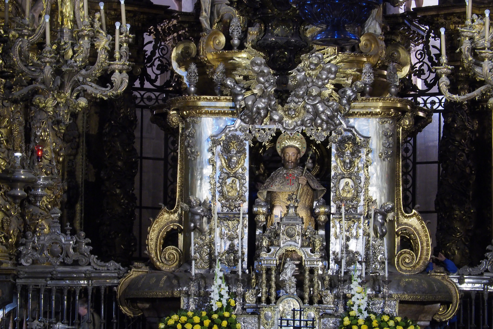 Hauptaltar in der Kathedrale von Santiago