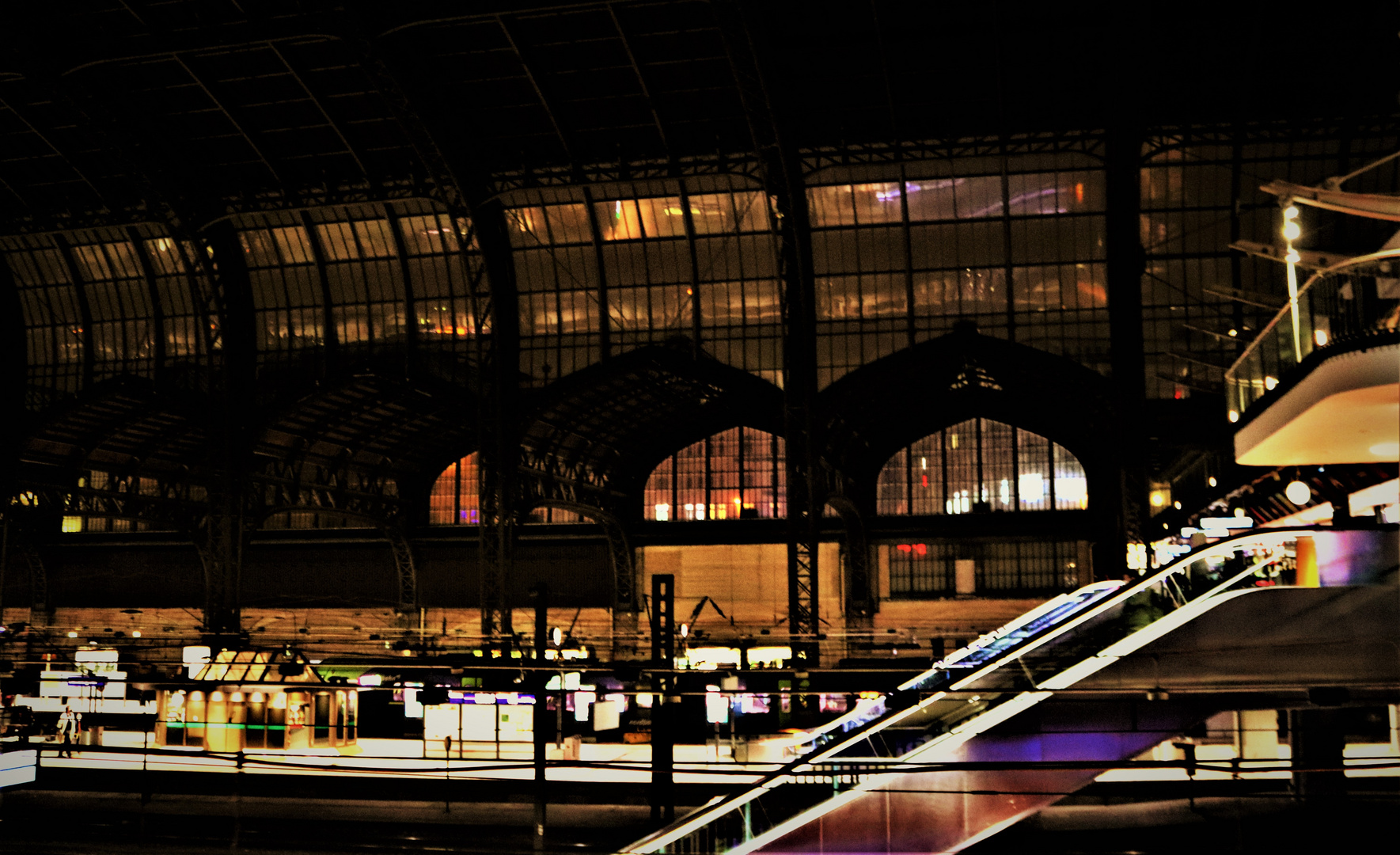 Hauptbahnhof am Morgen