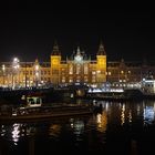 Hauptbahnhof Amsterdam bei Nacht