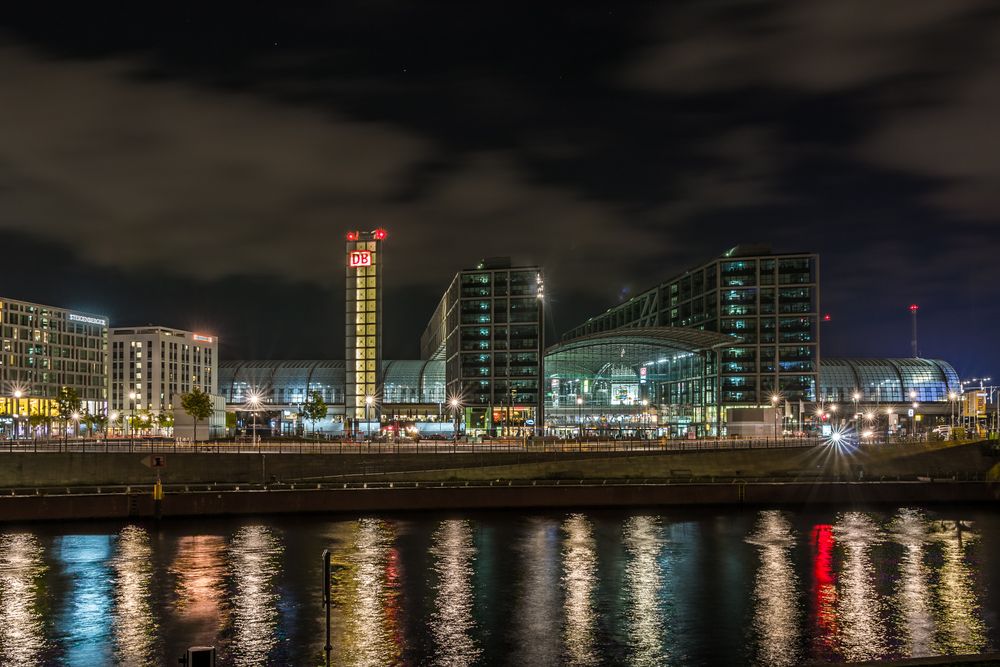 Hauptbahnhof bei Nacht