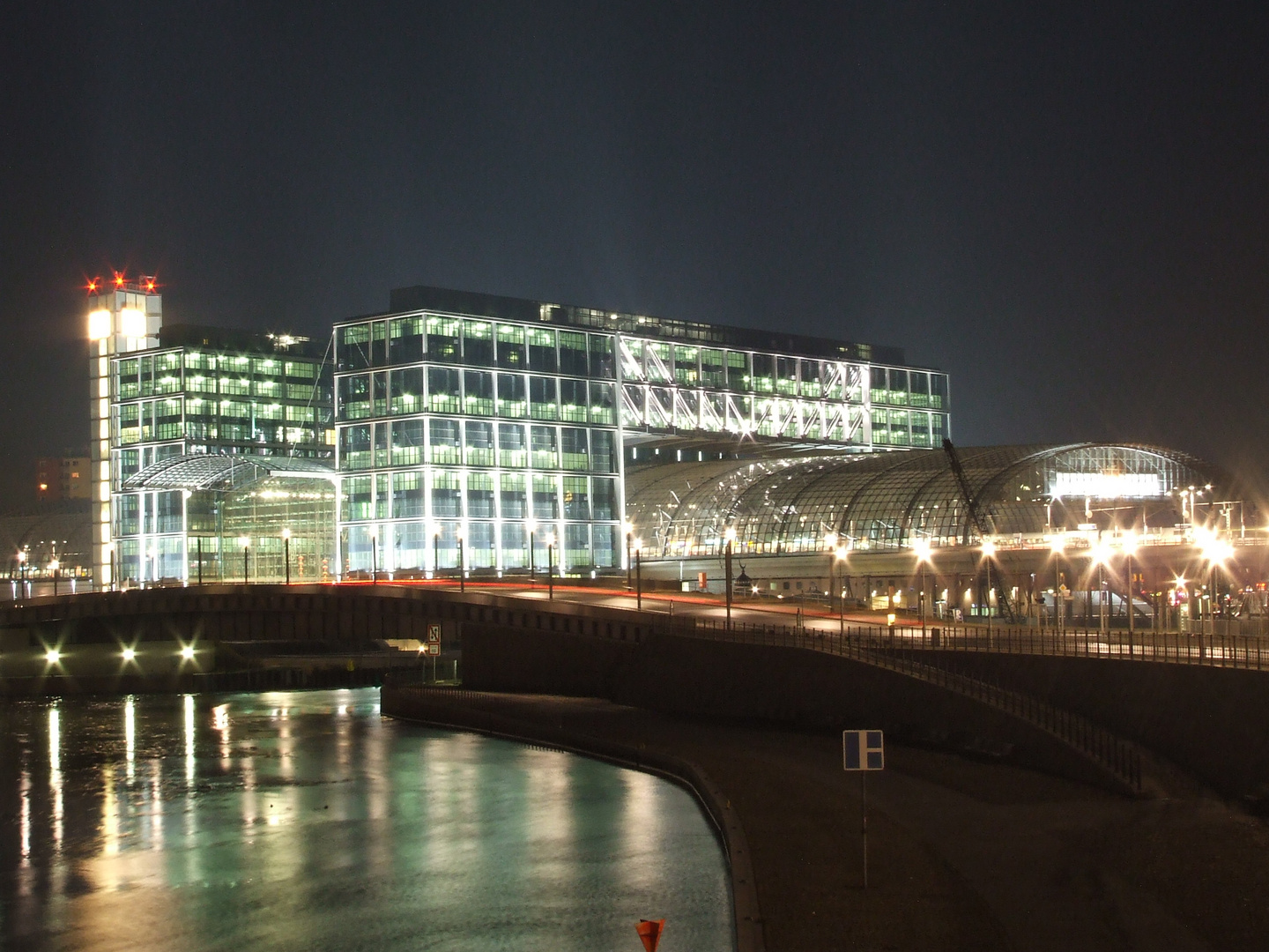 Hauptbahnhof bei Nacht