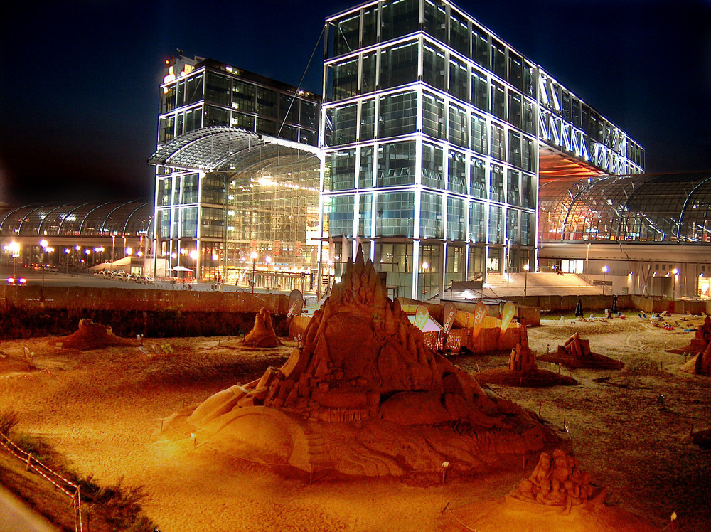 Hauptbahnhof Berlin bei Nacht