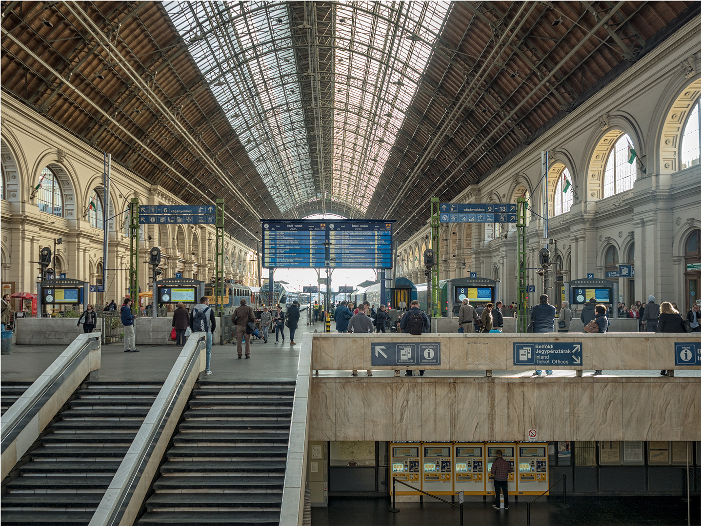 Hauptbahnhof Budapest Foto Bild World Bahnhof Bahn Bilder Auf Fotocommunity