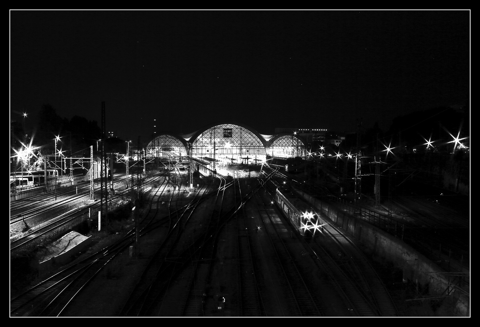 Hauptbahnhof DD Monochrom