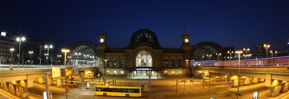 Hauptbahnhof Dresden bei Nacht