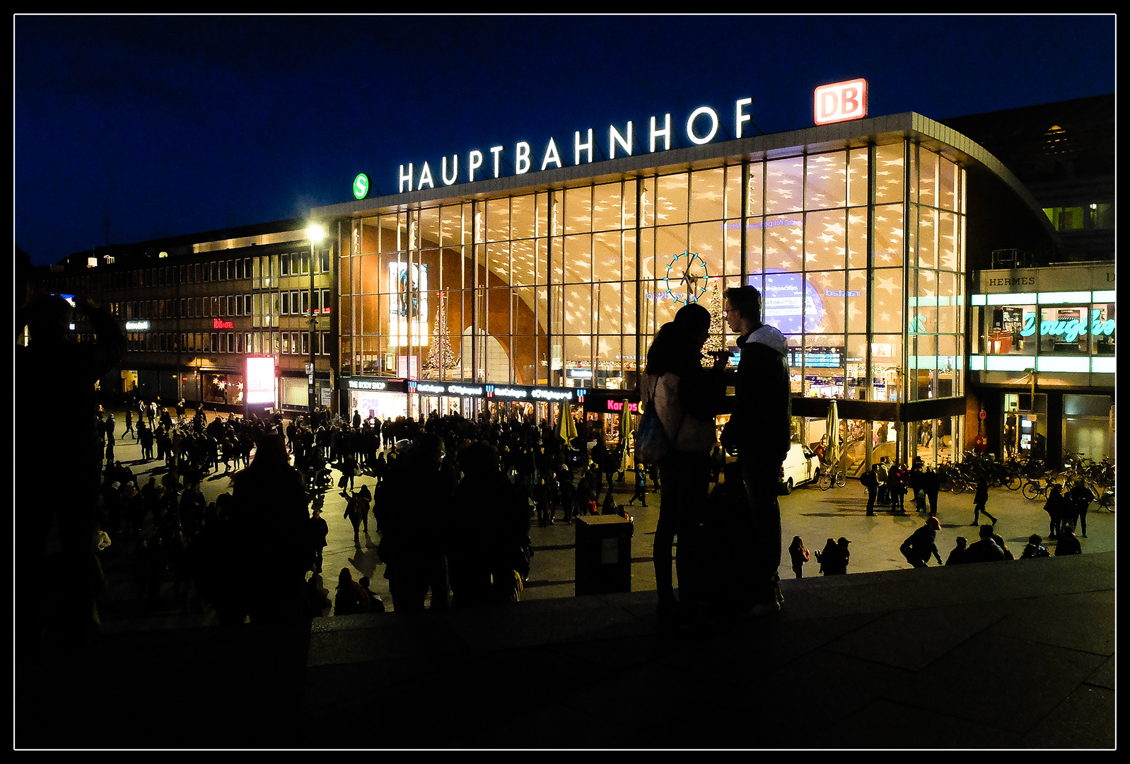 HAUPTBAHNHOF im Lichterglanz