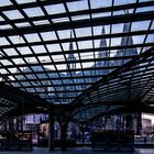 Hauptbahnhof Köln - Durchblick zum Dom