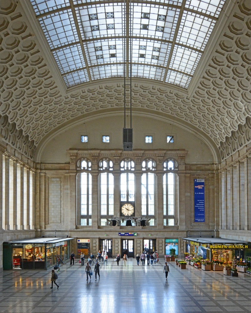 Hauptbahnhof Leipzig - um 10 Uhr 17 Foto & Bild | leipzig, architektur,  motive Bilder auf fotocommunity