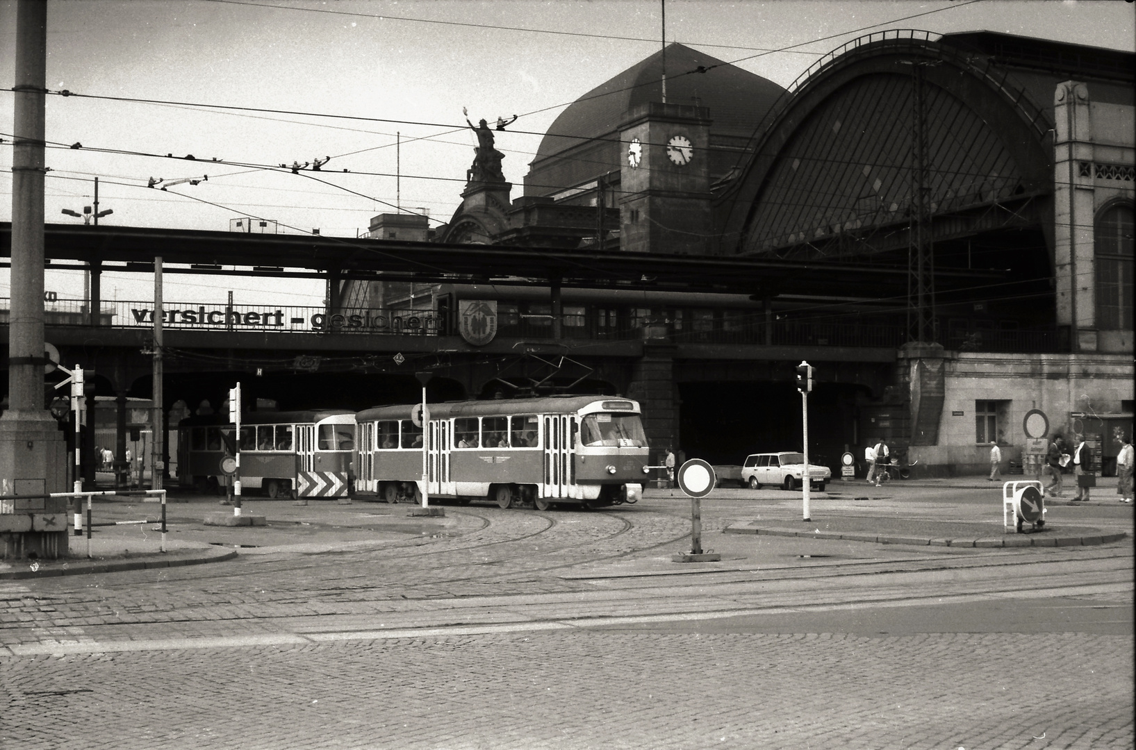 Hauptbahnhof Nordseite .