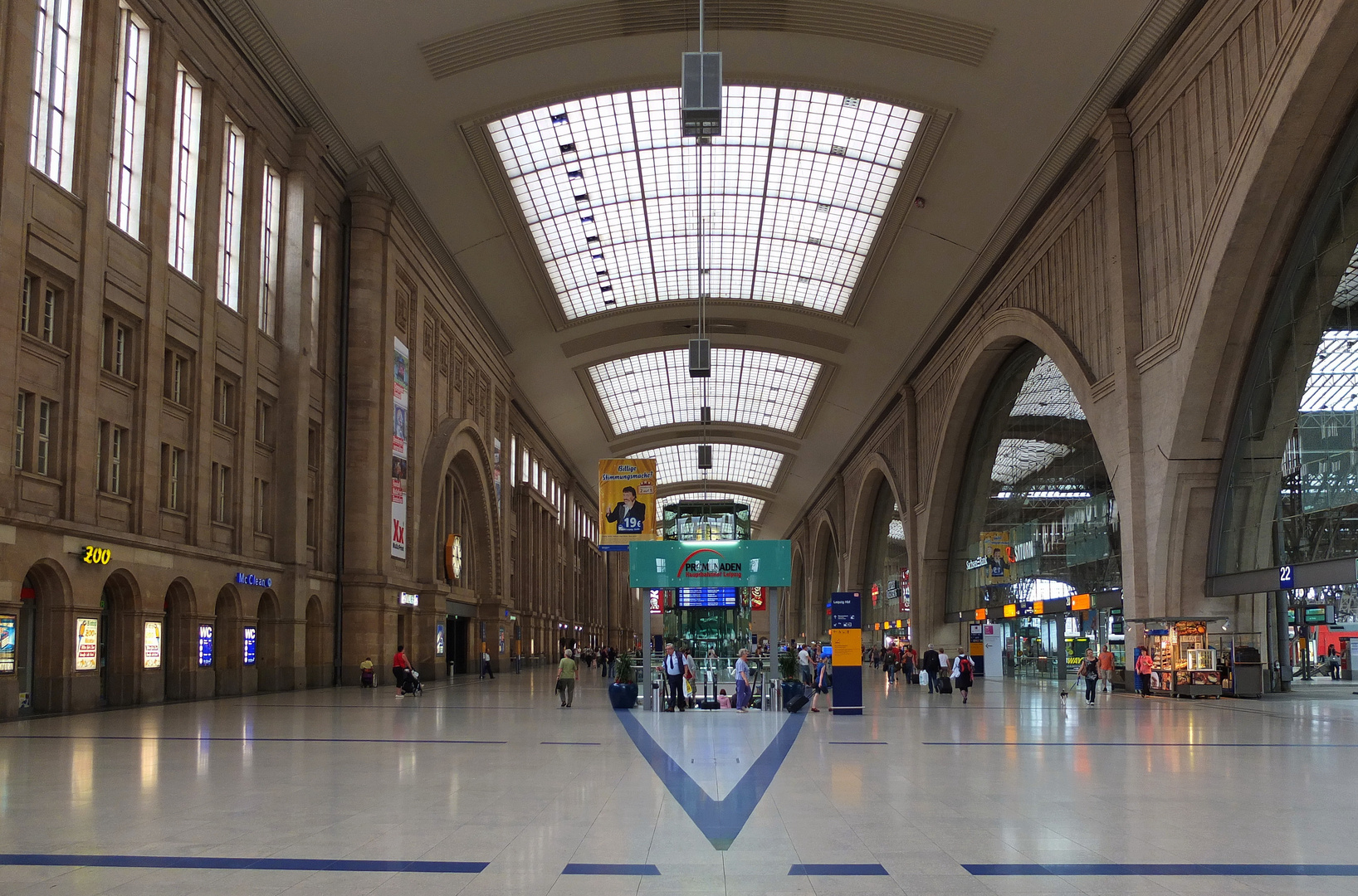 Hauptbahnhof - Querbahnsteig