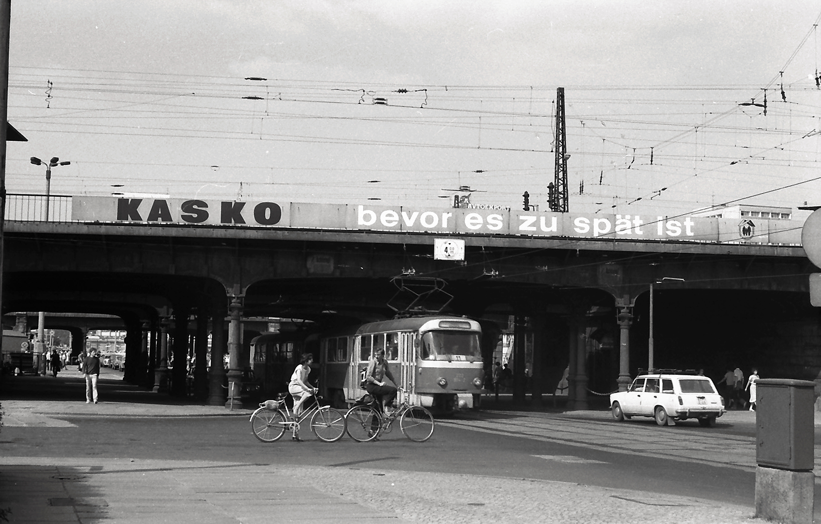 Hauptbahnhof Südseite .